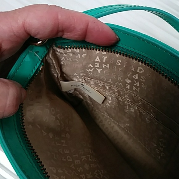 KATE SPADE PATENT LEATHER CROSSBODY 100% AUTH - Picture 5 of 8